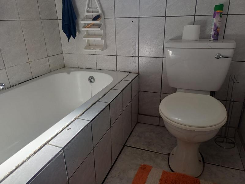 2 Bedroom Property for Sale in Ravensmead Western Cape